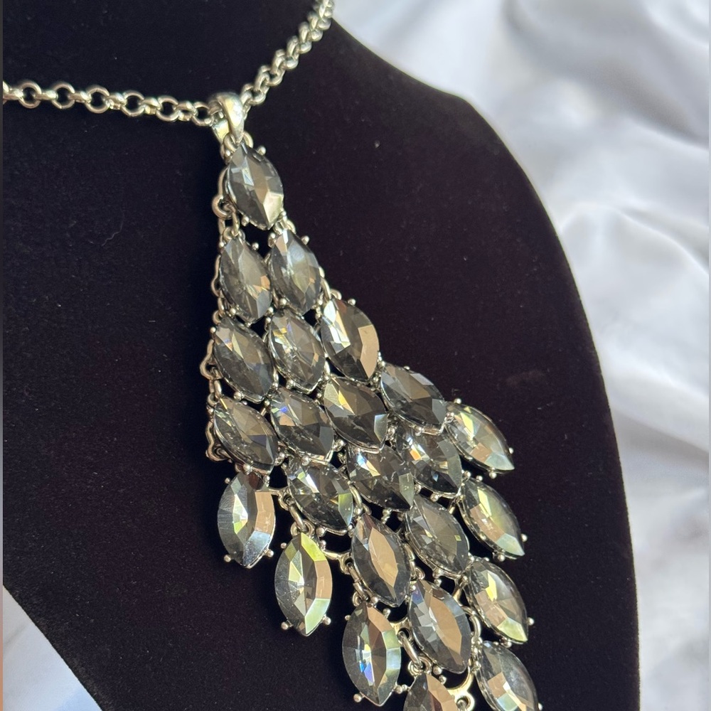Chico’s Rhinestone Dangle Necklace - Picture 10 of 10